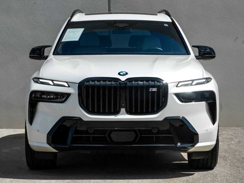 Used 2025 BMW X7 M60i AWD/4WD image 6