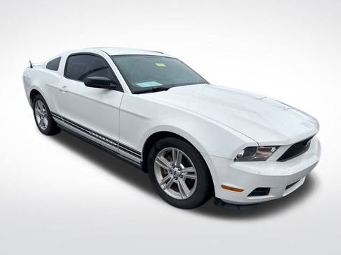Used 2010 Ford Mustang Coupe image 7