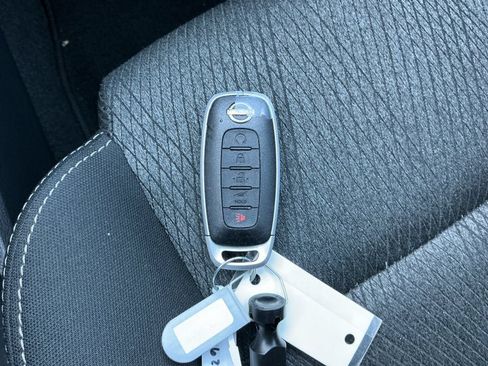 Used 2025 Nissan Rogue SV AWD/4WD image 20