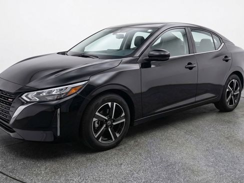 Used 2025 Nissan Sentra SV FWD image 3
