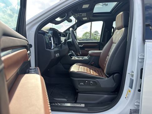 Certified 2025 GMC Sierra 2500 Denali Ultimate AWD/4WD image 16
