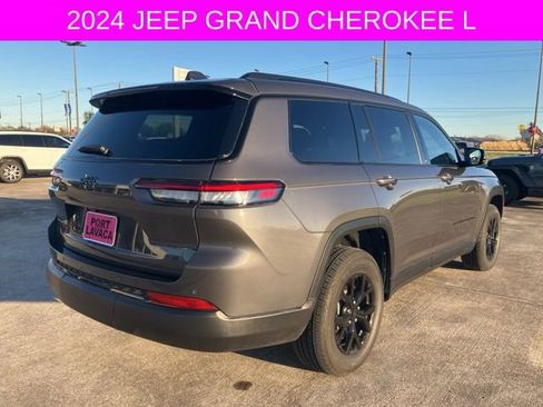 Used 2024 Jeep Grand Cherokee L Altitude image 7