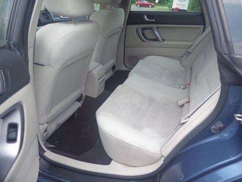 Used 2009 Subaru Legacy 2.5i Special Edition AWD/4WD image 10