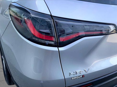 Used 2023 Honda HR-V LX image 26