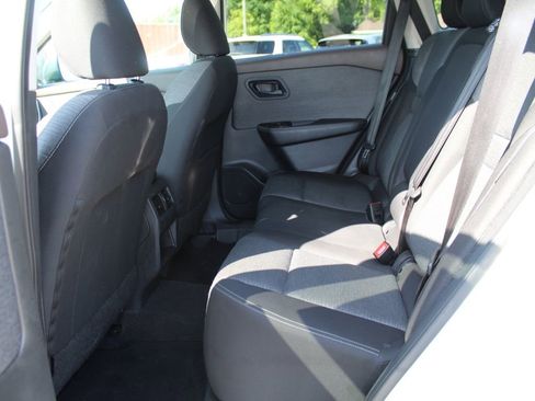 Used 2022 Nissan Rogue S FWD image 11