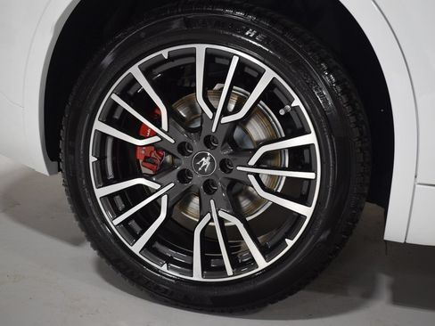 Certified 2024 Maserati Grecale GT AWD/4WD image 15