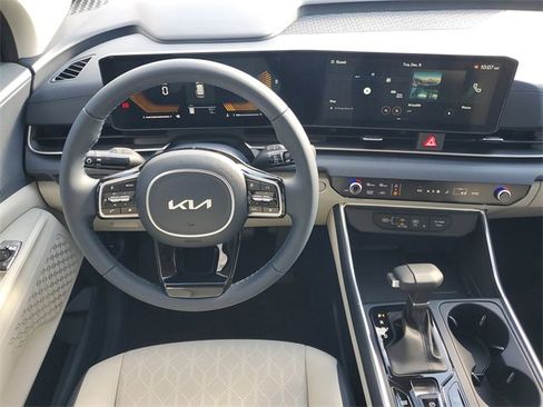 New 2026 Kia Carnival EX image 19