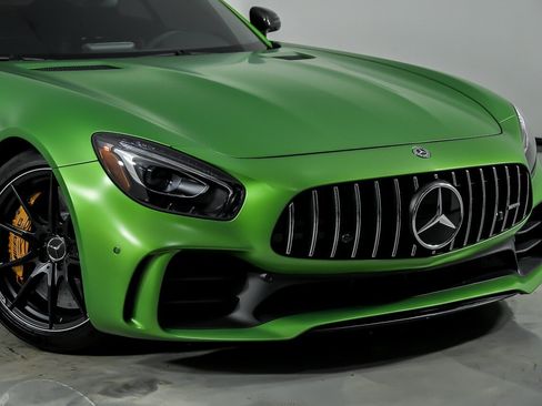 Used 2018 Mercedes-Benz AMG GT R image 3