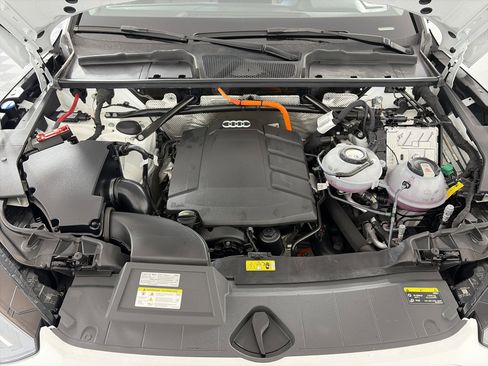 Certified 2024 Audi Q5 e Premium image 11