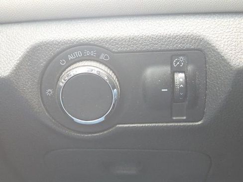 Used 2013 Chevrolet Cruze LS image 24