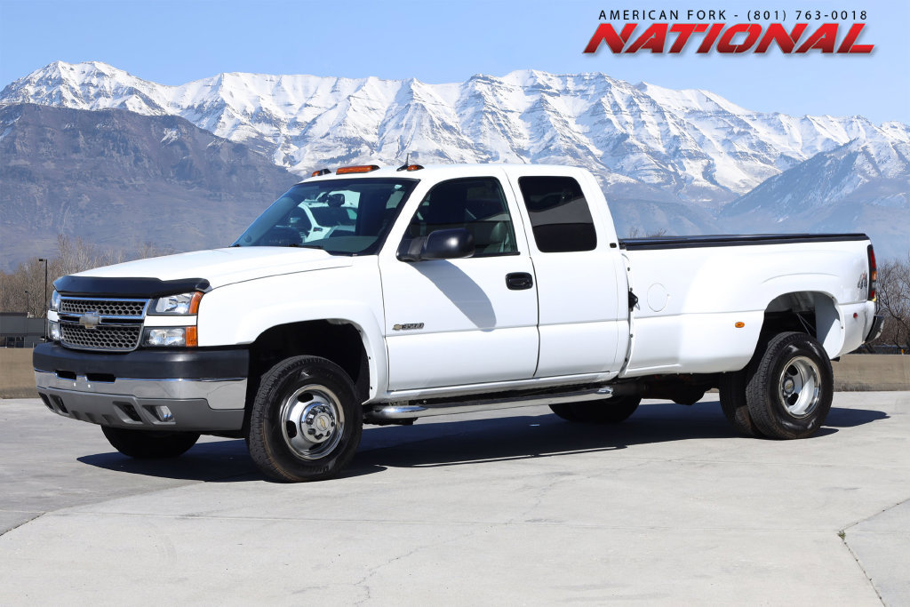 Used 2005 Chevrolet Silverado 3500 LT w/ Skid Plate Package AWD/4WD image 1