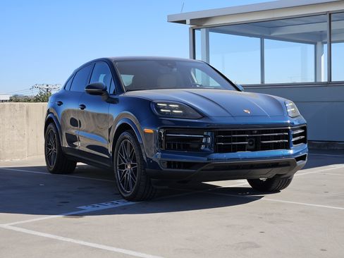 Certified 2025 Porsche Cayenne S image 10