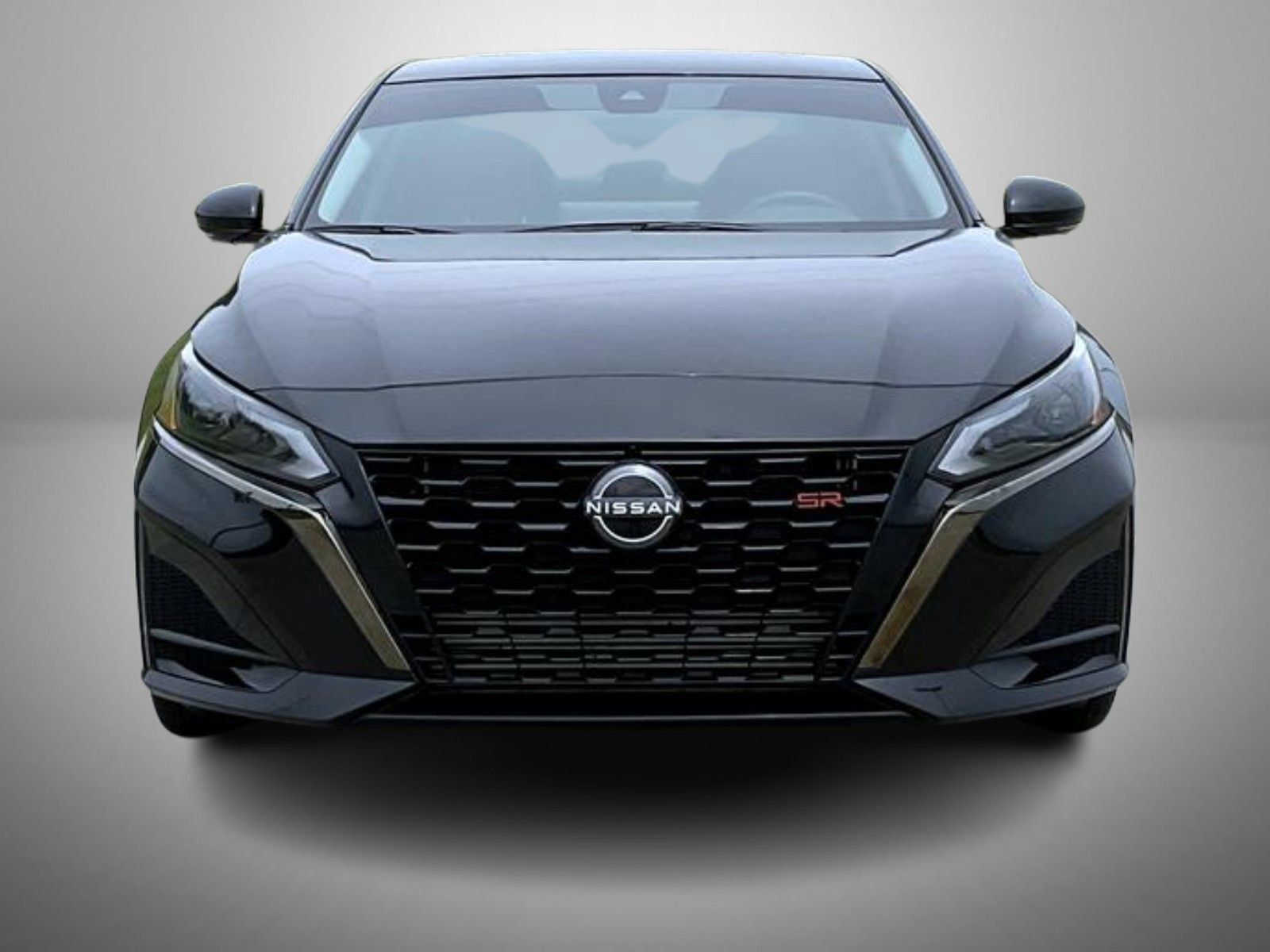 Used 2023 Nissan Altima 2.0 SR FWD image 2