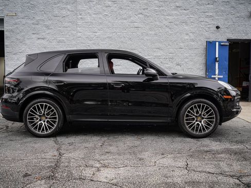 Used 2020 Porsche Cayenne image 16