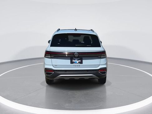 New 2026 Volkswagen Taos SE FWD image 7