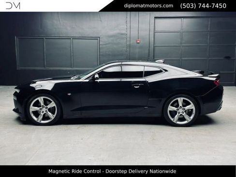 Used 2018 Chevrolet Camaro SS RWD image 4