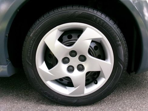 Used 2005 Pontiac Vibe w/ Power Group Value Package FWD image 34