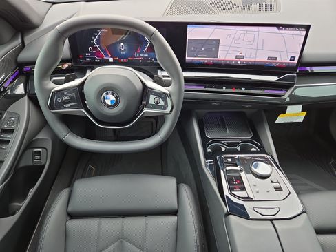 Certified 2025 BMW 530i xDrive image 14