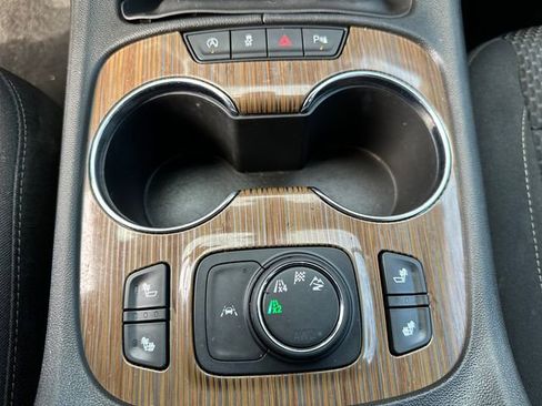 Used 2023 GMC Acadia SLE w/ Driver Convenience Package image 36