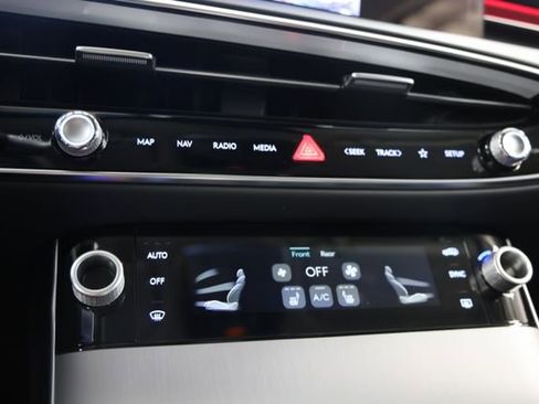 New 2026 Genesis GV70 2.5T Select AWD/4WD image 28