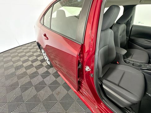 Used 2024 Toyota Corolla LE FWD image 27
