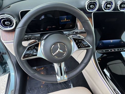 Used 2026 Mercedes-Benz GLC 300 image 11