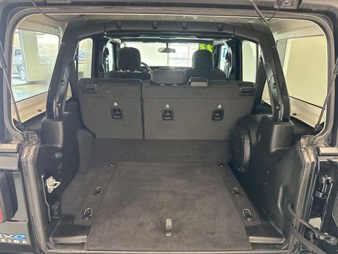 Used 2023 Jeep Wrangler Unlimited w/ Cold Weather Group image 10