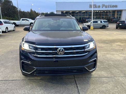 Used 2021 Volkswagen Atlas SE w/ Panoramic Sunroof Package image 2