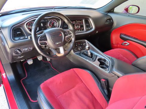 Used 2016 Dodge Challenger R/T Scat Pack w/ Leather Interior Group RWD image 29