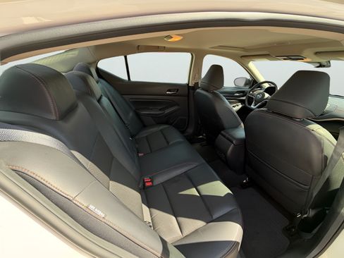 Certified 2022 Nissan Altima 2.5 SR w/ Midnight Edition Package FWD image 25
