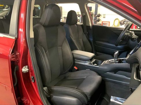 Certified 2025 Subaru Outback Premium image 9