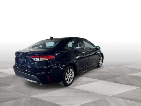 Used 2025 Toyota Corolla LE FWD image 8