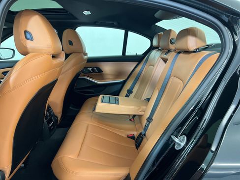 Used 2025 BMW 330i Sedan w/ Premium Package RWD image 13