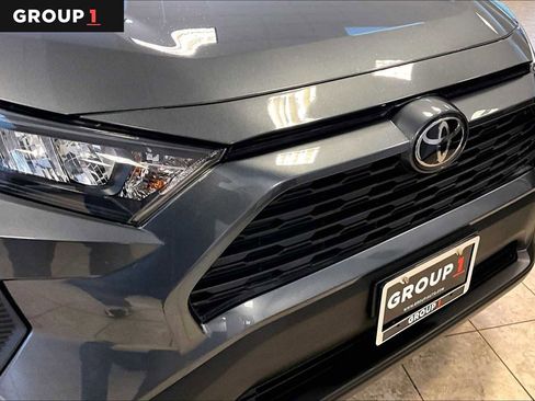 Certified 2021 Toyota RAV4 LE image 31