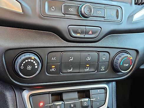 Used 2024 GMC Terrain SLE image 16