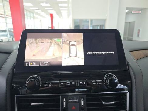 Used 2024 Nissan Armada SL image 26