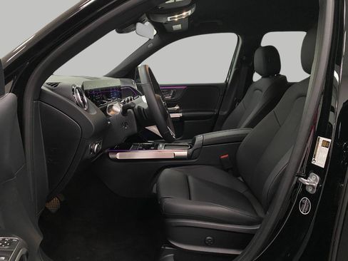 Certified 2025 Mercedes-Benz GLB 250 4MATIC image 27