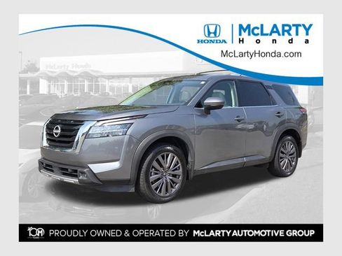 Used 2023 Nissan Pathfinder SL w/ SL Premium Package AWD/4WD image 1