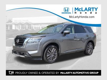 Used 2023 Nissan Pathfinder SL w/ SL Premium Package