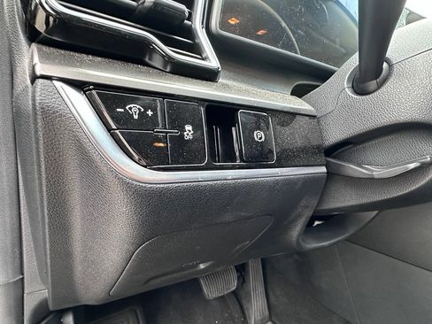 Used 2025 Kia Sportage EX FWD image 22