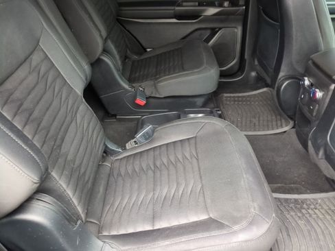 Used 2020 Ford Explorer XLT image 22