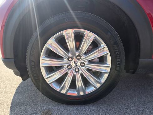 Used 2024 Ford Explorer Limited w/ Equipment Group 301A AWD/4WD image 12