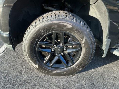 Used 2020 Chevrolet Silverado 1500 Custom Trail Boss w/ Custom Convenience Package image 24