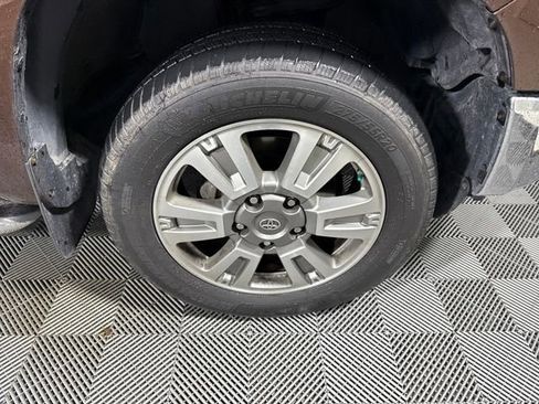 Used 2017 Toyota Tundra 1794 Edition image 11