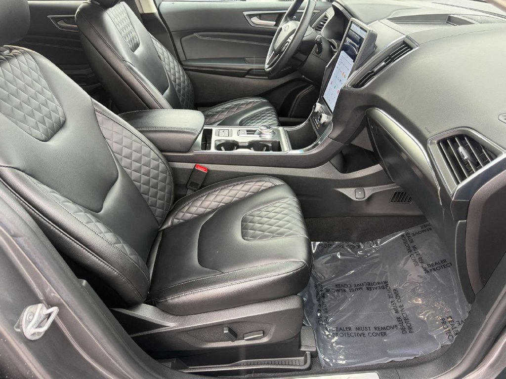 Used 2023 Ford Edge Titanium AWD/4WD image 30