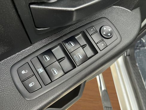 Used 2018 RAM 3500 Tradesman w/ Chrome Appearance Group image 10