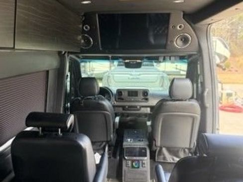 Used 2022 Mercedes-Benz Sprinter 2500 image 2