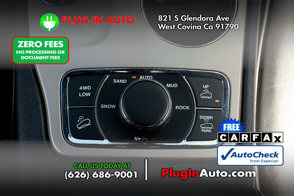 Used 2015 Jeep Grand Cherokee Summit w/ Platinum Series Group AWD/4WD image 19