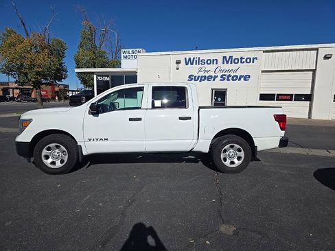 Used 2017 Nissan Titan S image 8