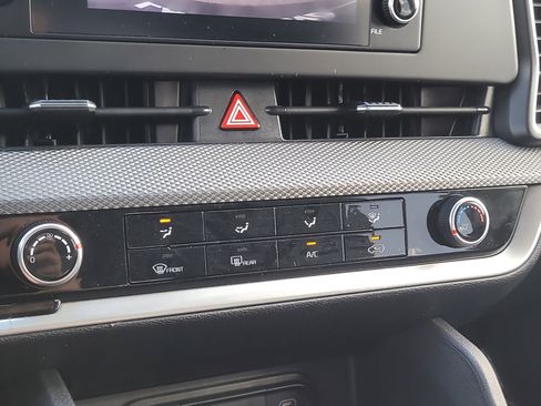 Used 2025 Kia Sportage LX image 23